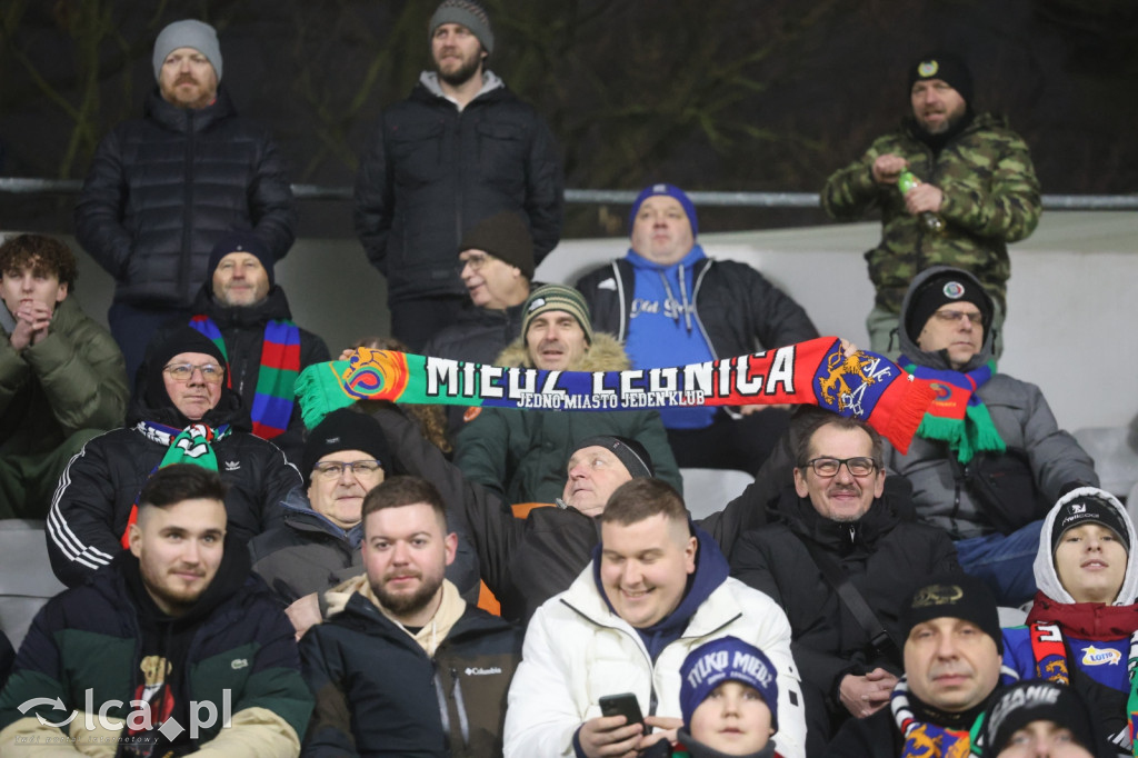 Kibice na meczu otwarcia wiosny w Legnicy