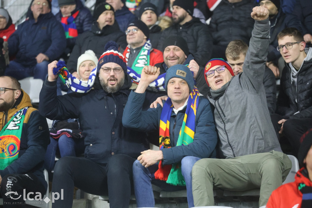Kibice na meczu otwarcia wiosny w Legnicy