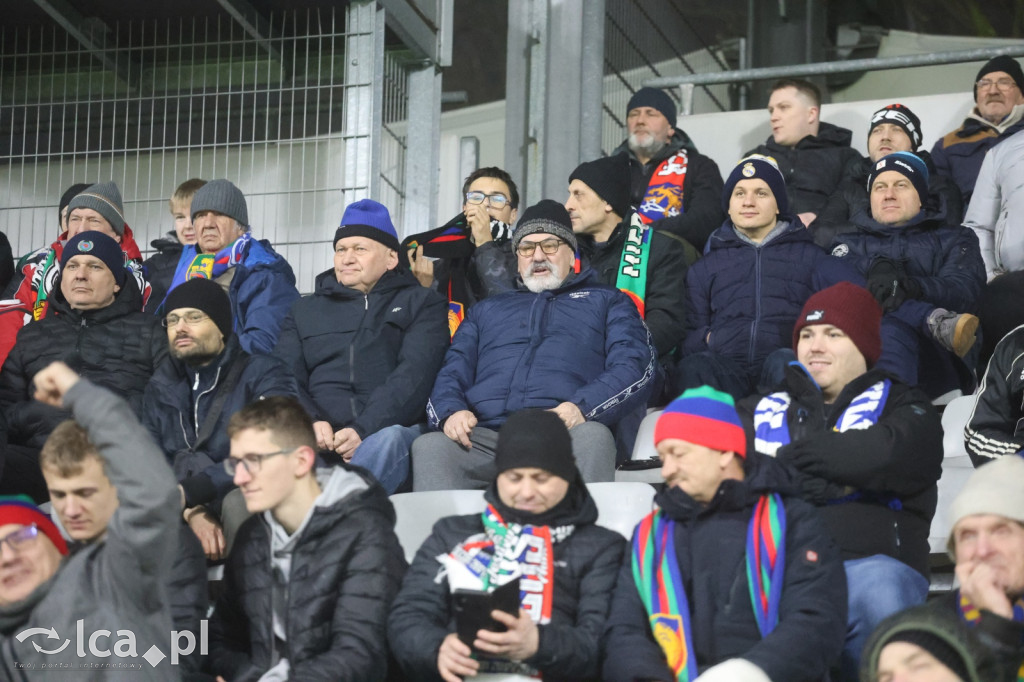 Kibice na meczu otwarcia wiosny w Legnicy