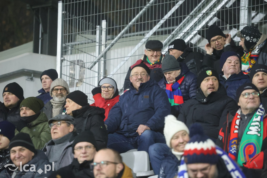 Kibice na meczu otwarcia wiosny w Legnicy