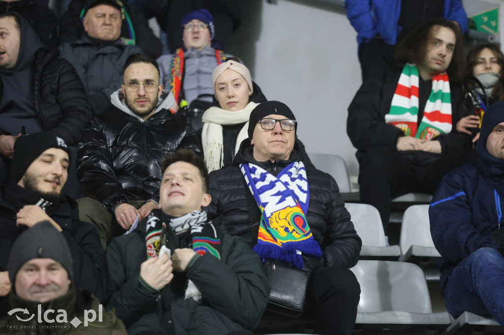 Kibice na meczu otwarcia wiosny w Legnicy
