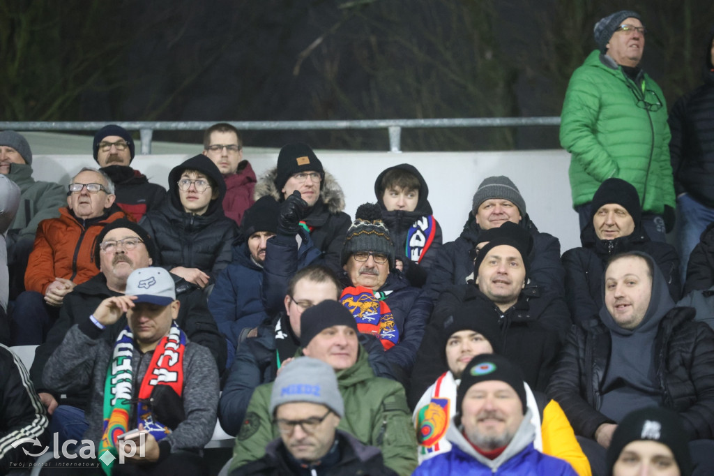 Kibice na meczu otwarcia wiosny w Legnicy