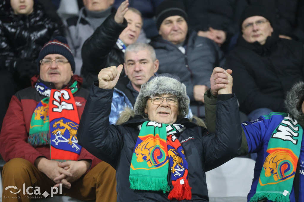 Kibice na meczu otwarcia wiosny w Legnicy