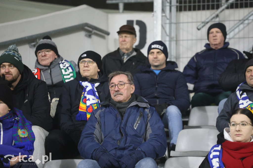 Kibice na meczu otwarcia wiosny w Legnicy