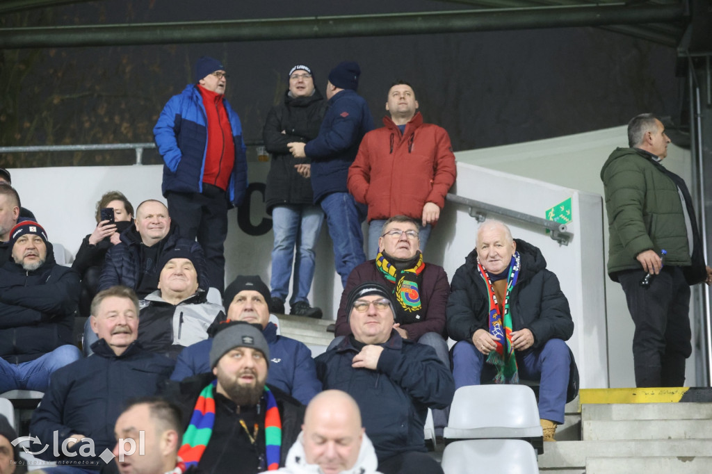 Kibice na meczu otwarcia wiosny w Legnicy