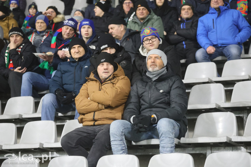 Kibice na meczu otwarcia wiosny w Legnicy