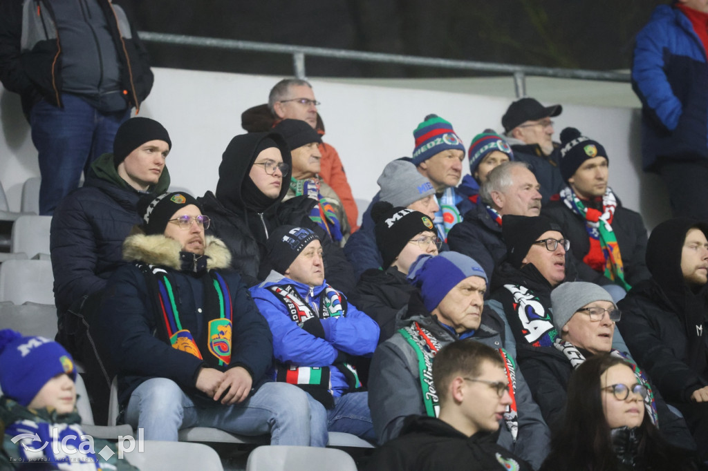 Kibice na meczu otwarcia wiosny w Legnicy