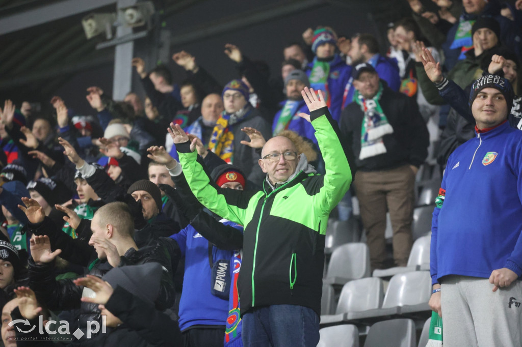 Kibice na meczu otwarcia wiosny w Legnicy