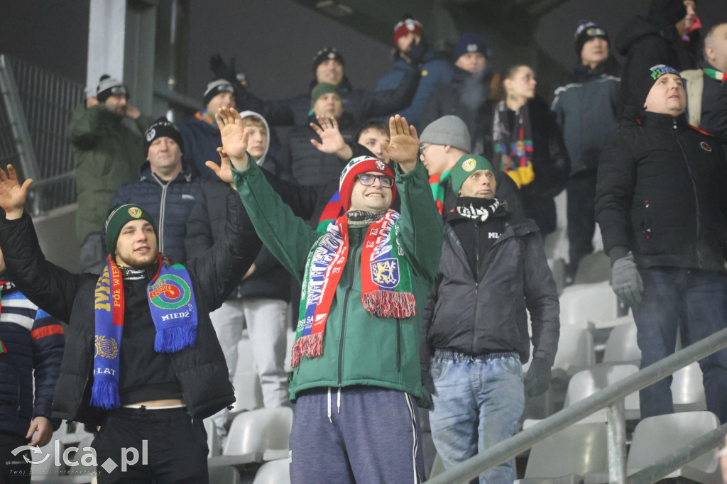Kibice na meczu otwarcia wiosny w Legnicy