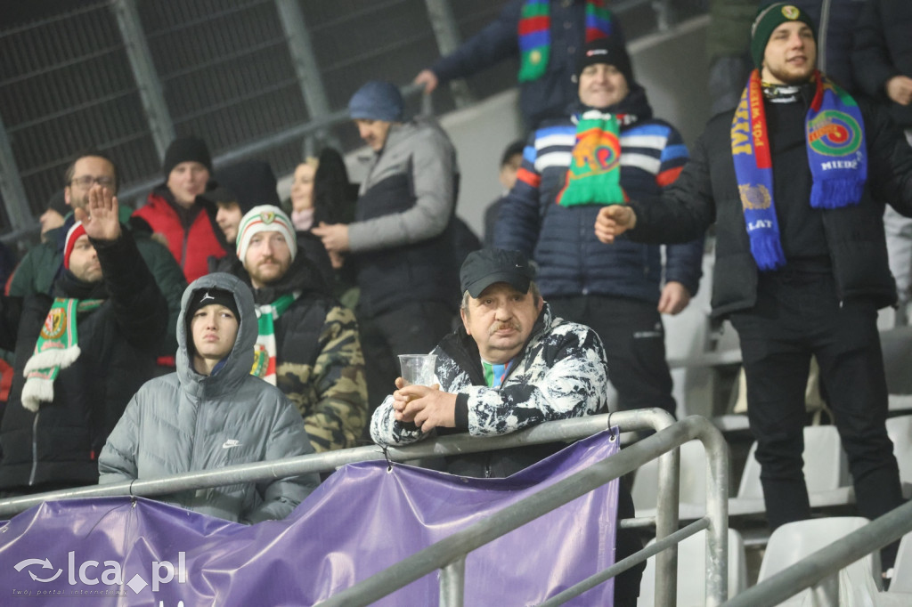 Kibice na meczu otwarcia wiosny w Legnicy