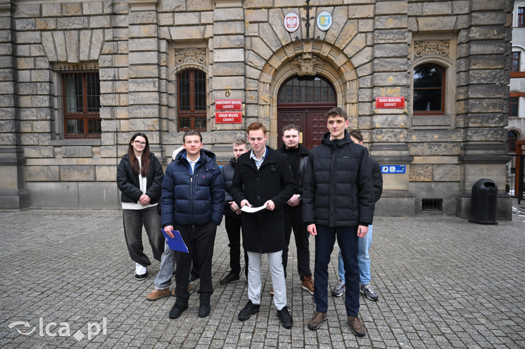 Hejt po wpisach radnych. Młodzi protestują