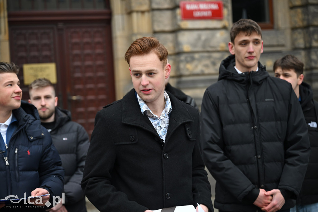 Hejt po wpisach radnych. Młodzi protestują