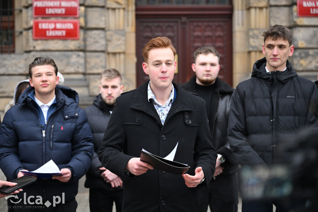 Hejt po wpisach radnych. Młodzi protestują