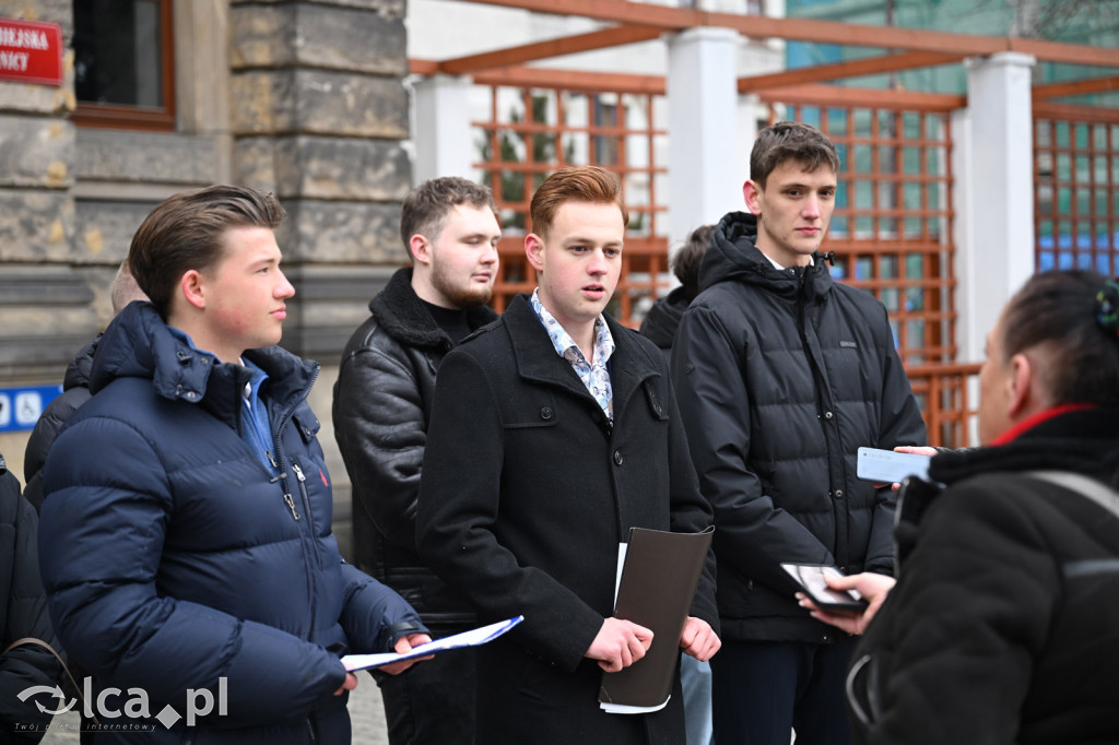 Hejt po wpisach radnych. Młodzi protestują