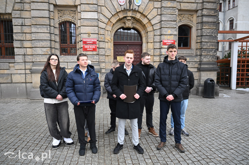 Hejt po wpisach radnych. Młodzi protestują