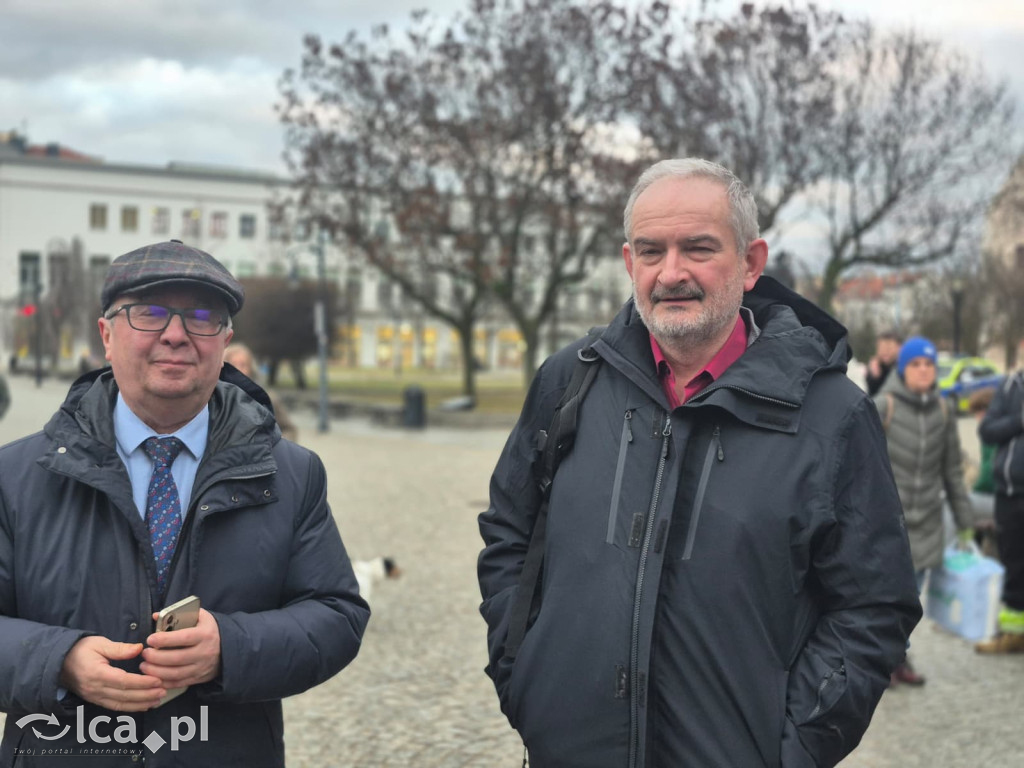 4 lata wojny. W centrum zebrało się około 100 osób