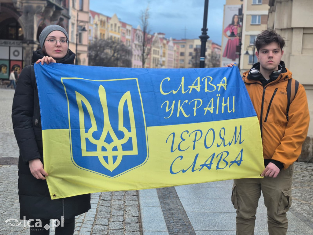 4 lata wojny. W centrum zebrało się około 100 osób