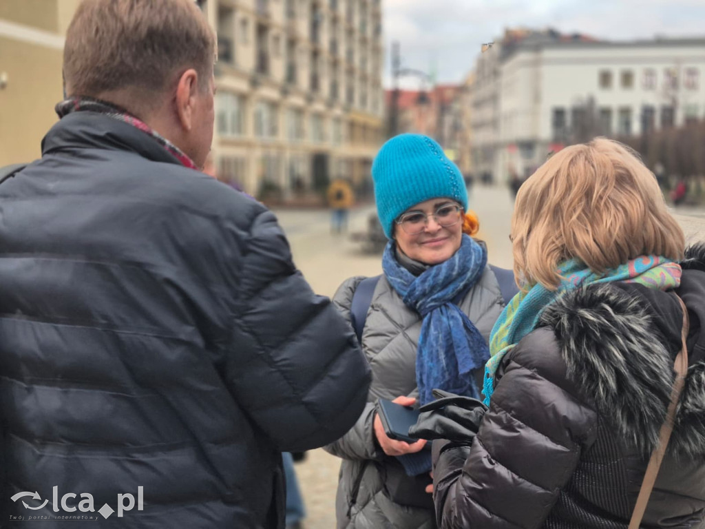 4 lata wojny. W centrum zebrało się około 100 osób