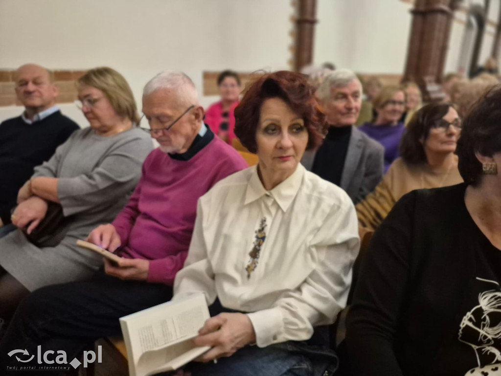 Maria Pakulnis gościła w bibliotece