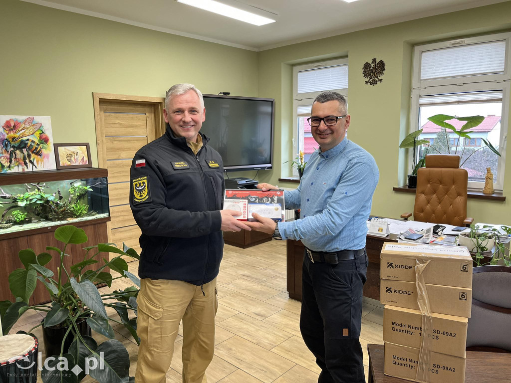 Strażacy przekazali czujniki dymu i czadu