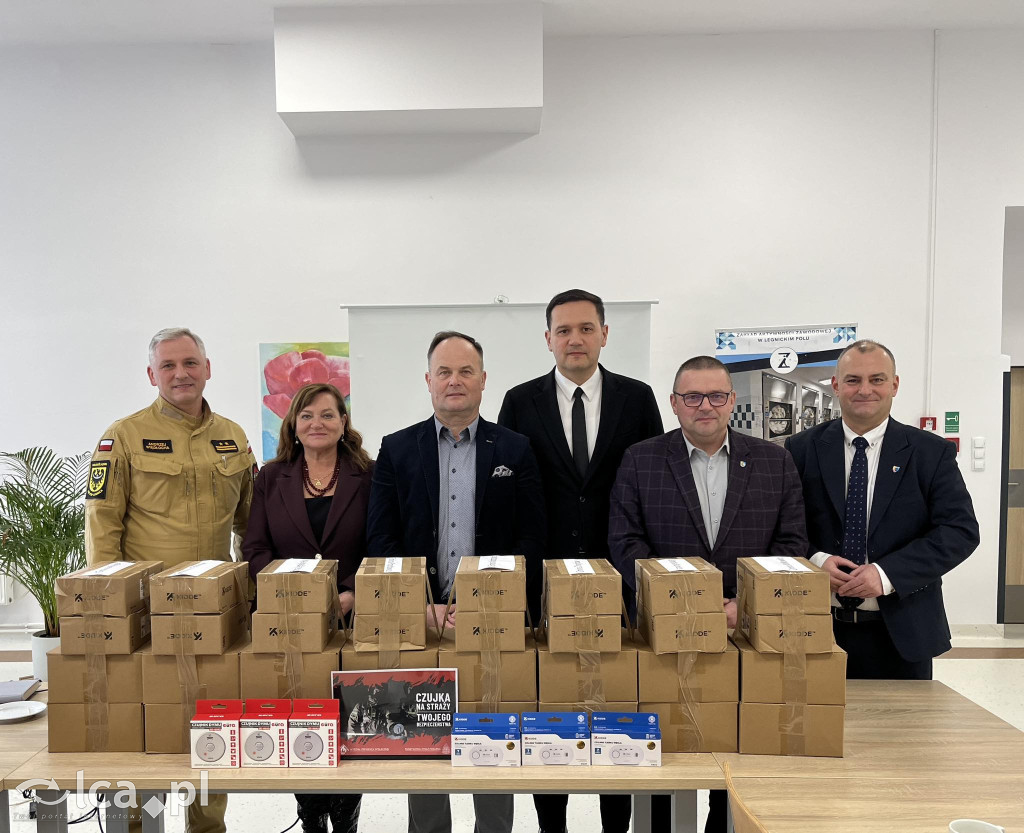 Strażacy przekazali czujniki dymu i czadu