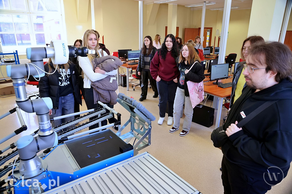 Tłumy na Dniu Otwartym uczelni