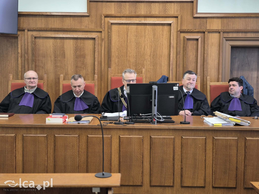 Prokuratura żąda dożywocia i 12 lat