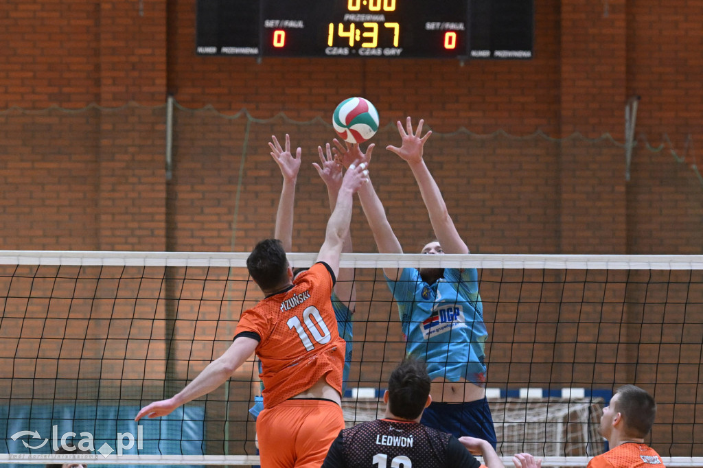 Ikar wygrywa 3:0 na zakończenie sezonu