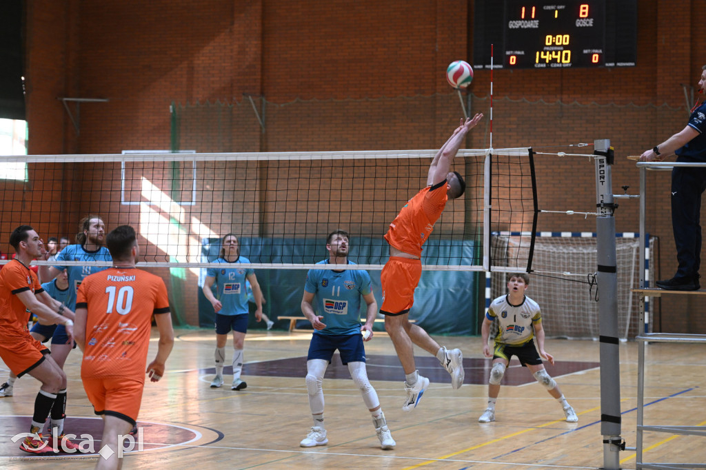 Ikar wygrywa 3:0 na zakończenie sezonu