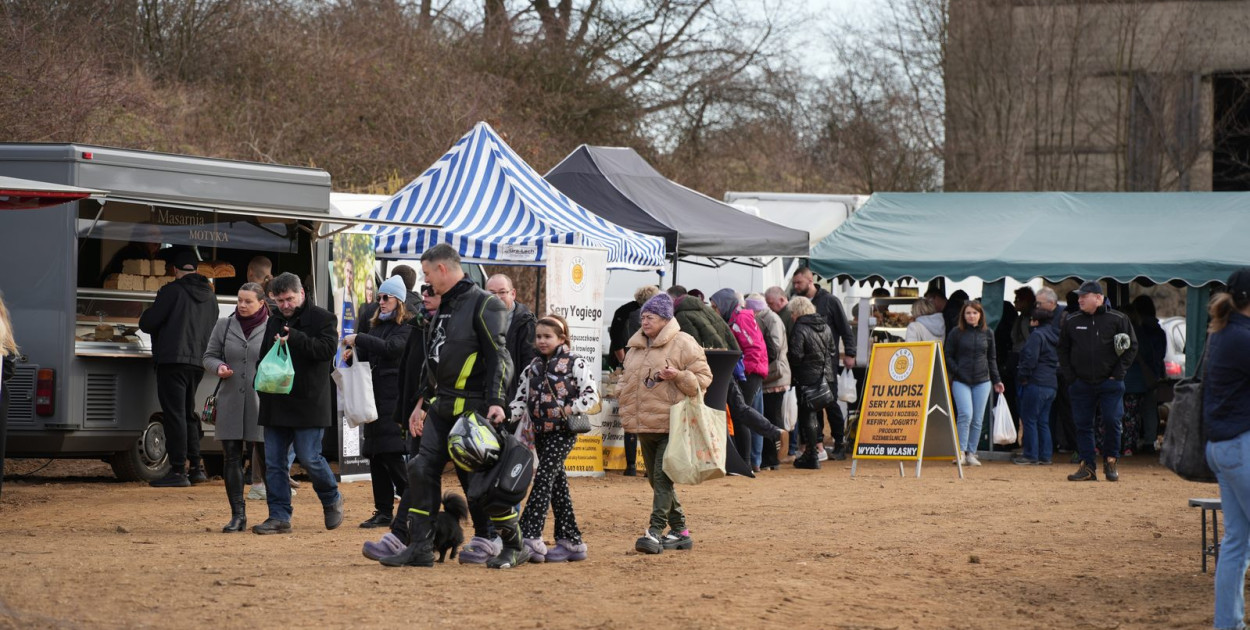 Niedzielne zakupy w Bartoszowie