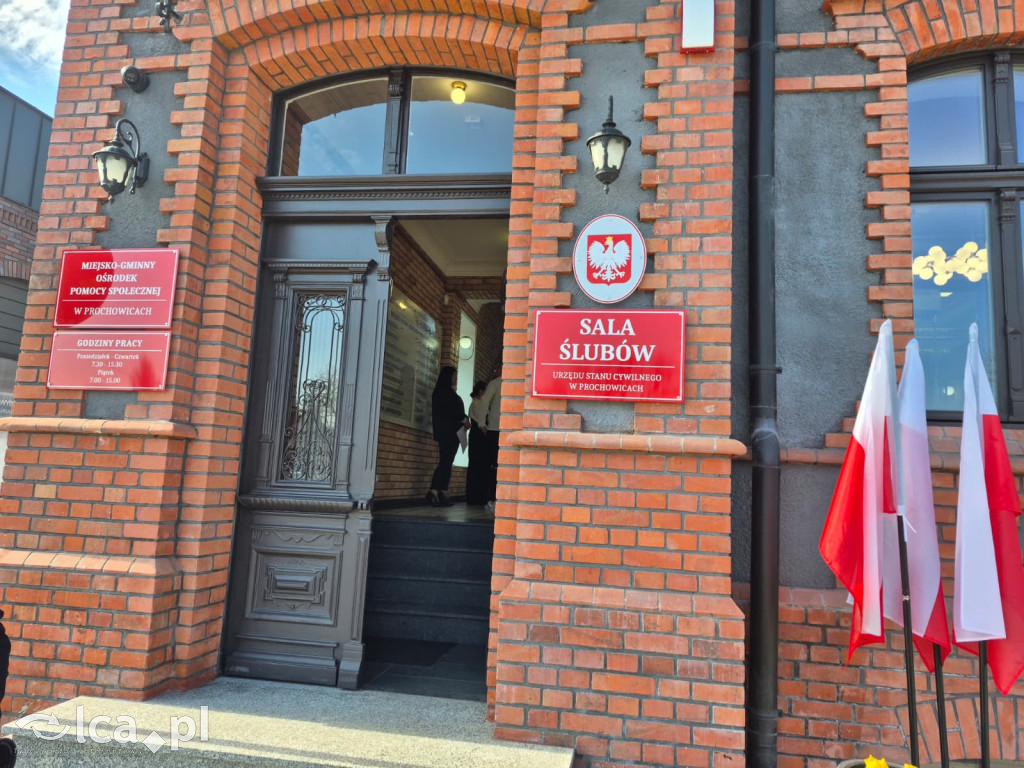 Zrujnowany budynek w Prochowicach odzyskał życie