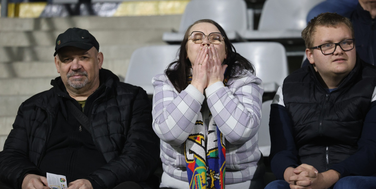 Na trybunach kibicowano z klasą! Zobacz zdjęcia