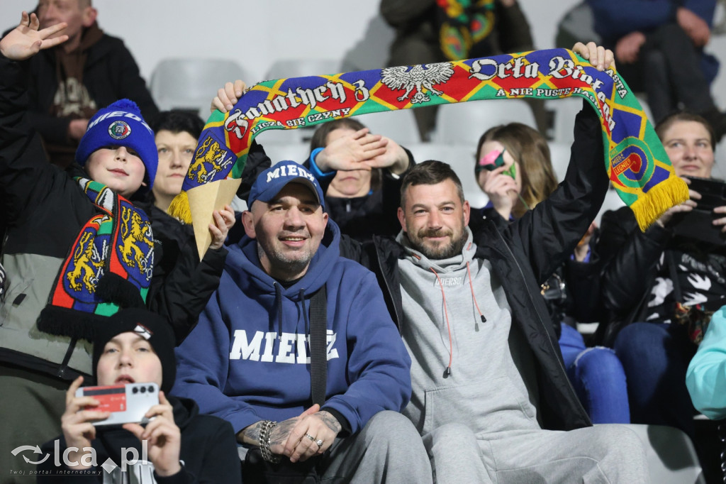 Na trybunach kibicowano z klasą! Zobacz zdjęcia