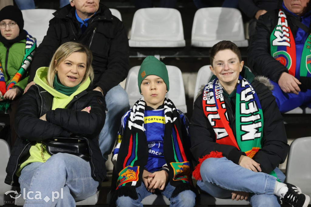Na trybunach kibicowano z klasą! Zobacz zdjęcia