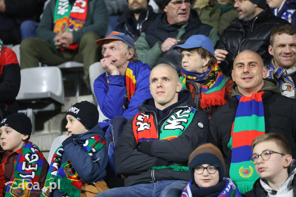 Na trybunach kibicowano z klasą! Zobacz zdjęcia