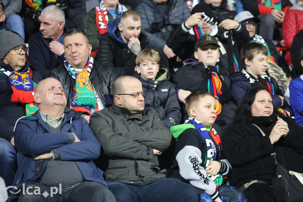 Na trybunach kibicowano z klasą! Zobacz zdjęcia