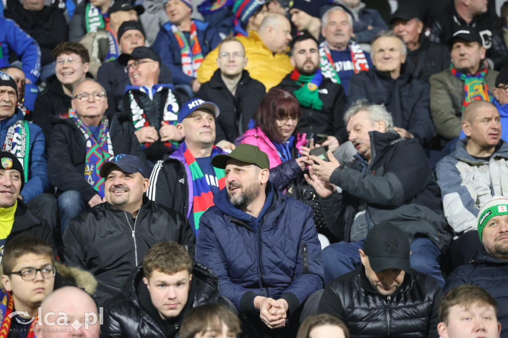 Na trybunach kibicowano z klasą! Zobacz zdjęcia
