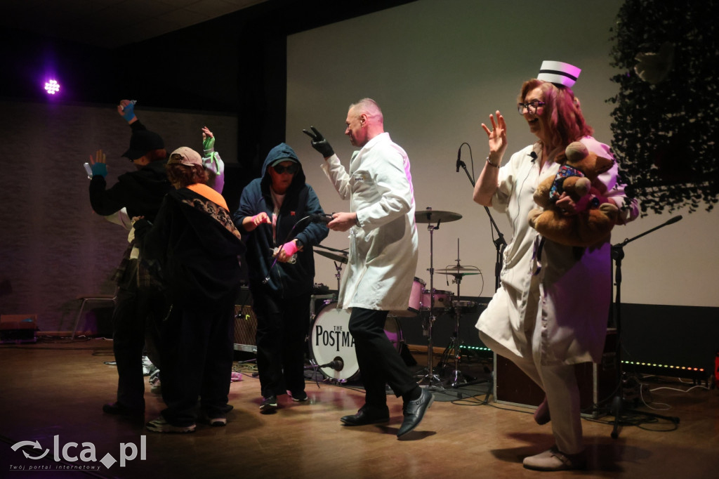 Kabaret i Beatlesi na Dzień Kobiet w Prochowicach