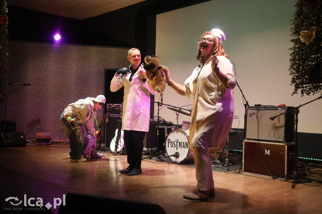 Kabaret i Beatlesi na Dzień Kobiet w Prochowicach