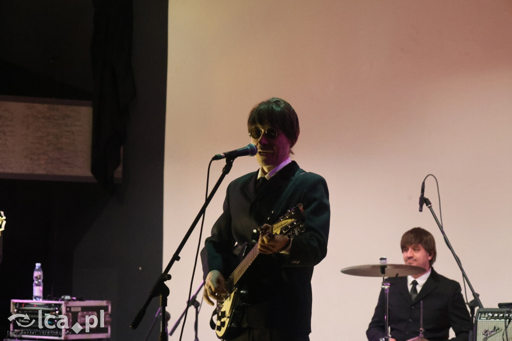 Kabaret i Beatlesi na Dzień Kobiet w Prochowicach