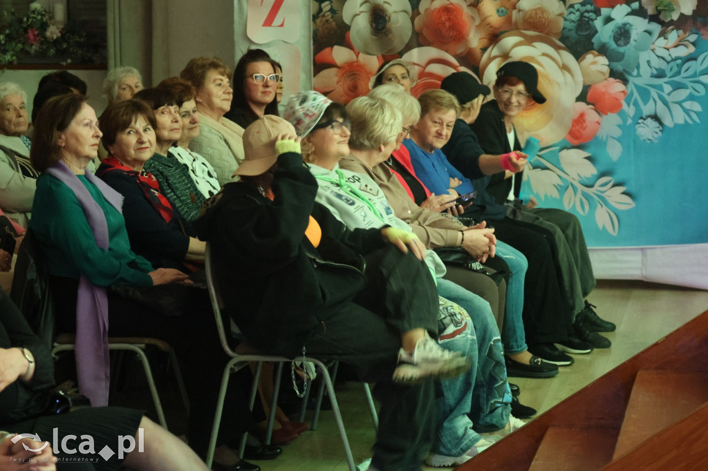 Kabaret i Beatlesi na Dzień Kobiet w Prochowicach