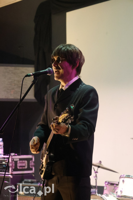 Kabaret i Beatlesi na Dzień Kobiet w Prochowicach