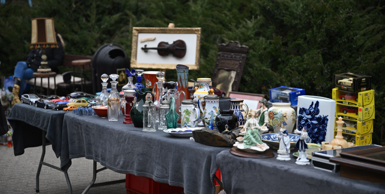 Gdzie spojrzeć tam starocie i ludzie