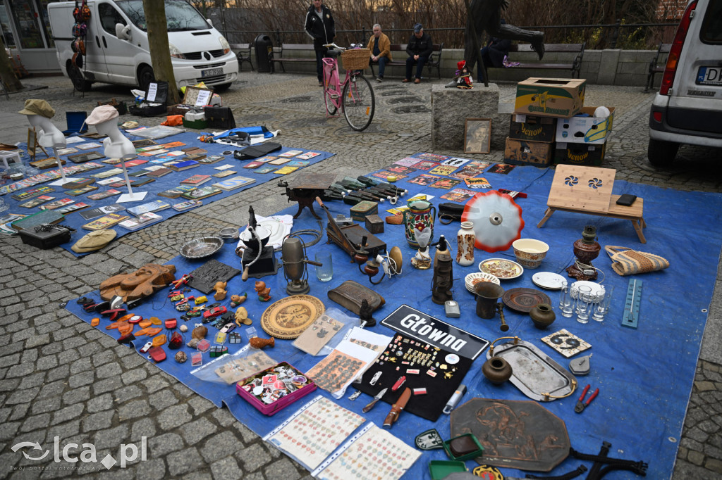 Gdzie spojrzeć tam starocie i ludzie