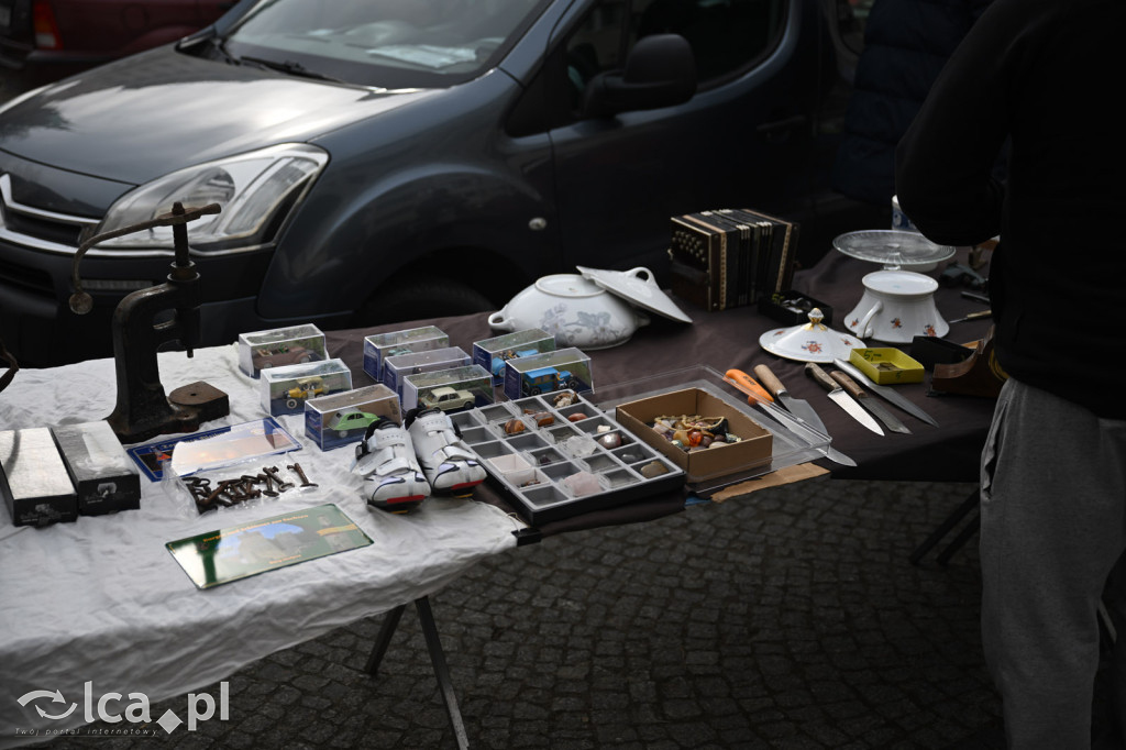 Gdzie spojrzeć tam starocie i ludzie