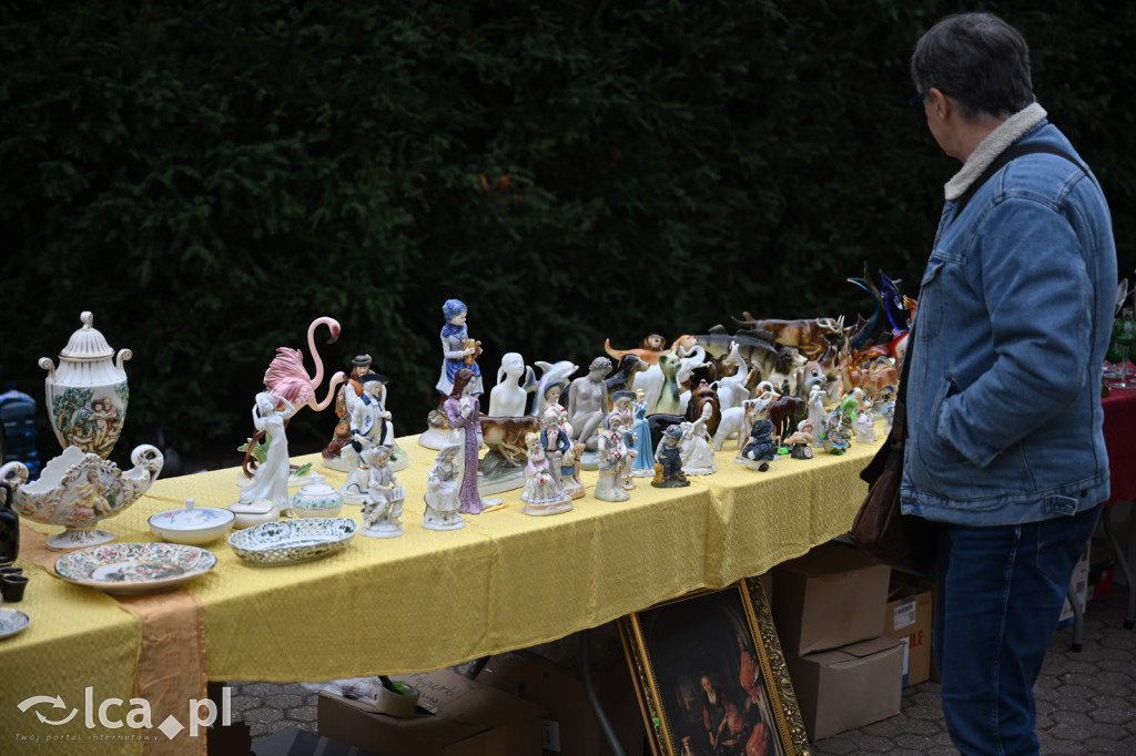 Gdzie spojrzeć tam starocie i ludzie