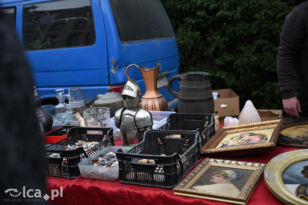 Gdzie spojrzeć tam starocie i ludzie