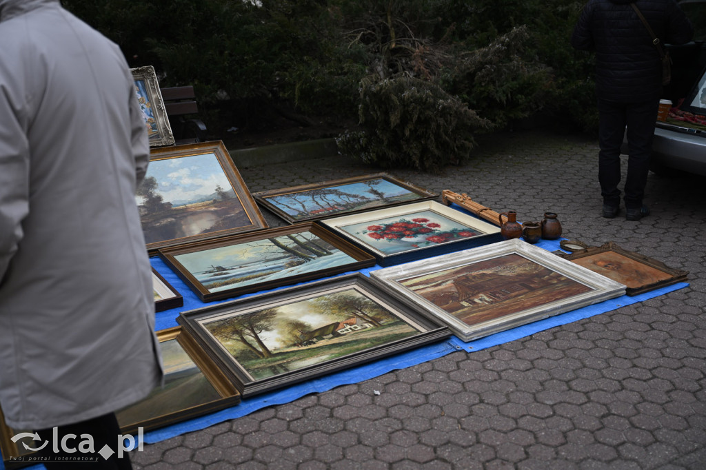 Gdzie spojrzeć tam starocie i ludzie