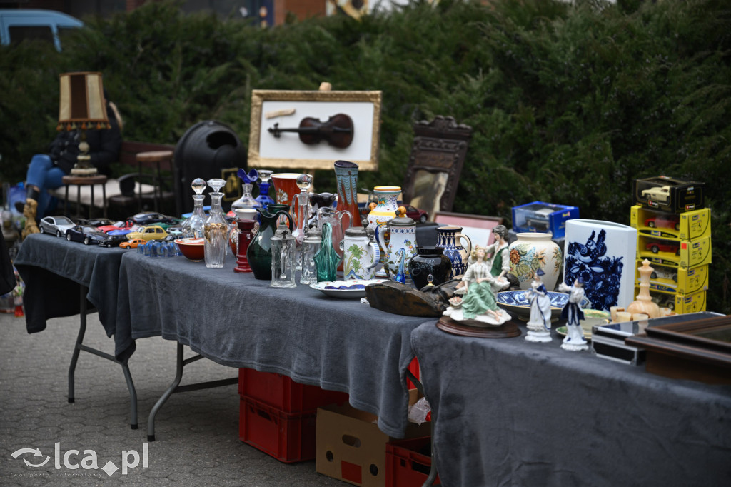 Gdzie spojrzeć tam starocie i ludzie