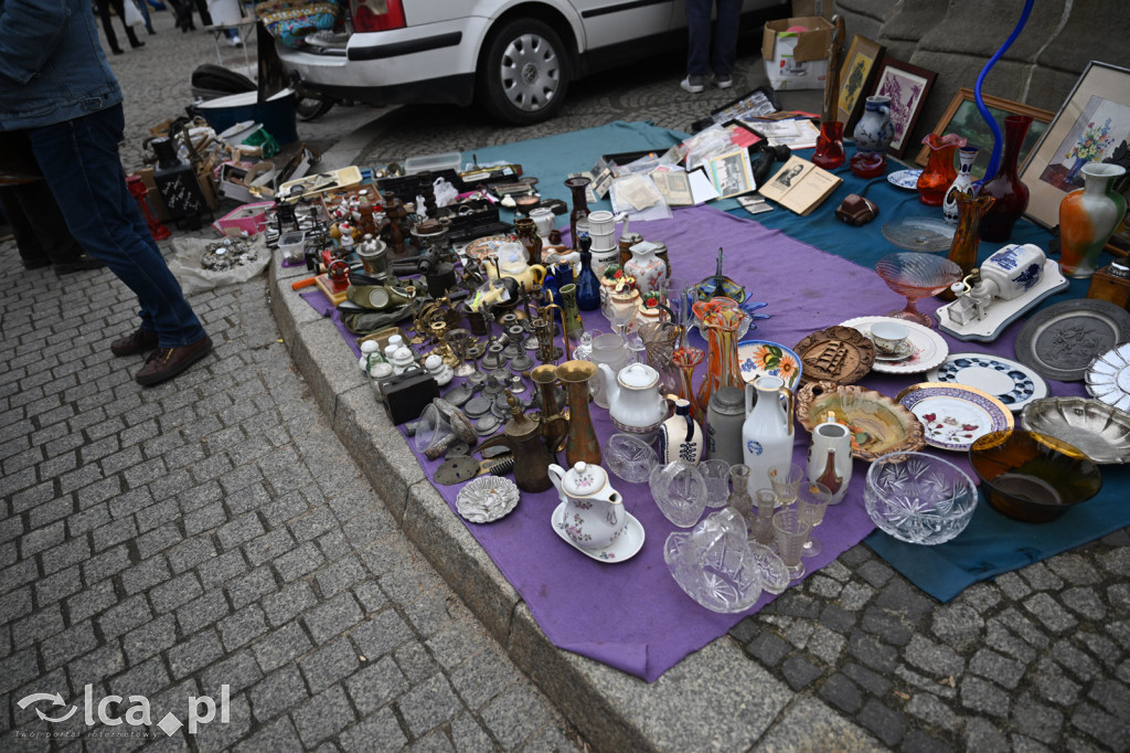 Gdzie spojrzeć tam starocie i ludzie